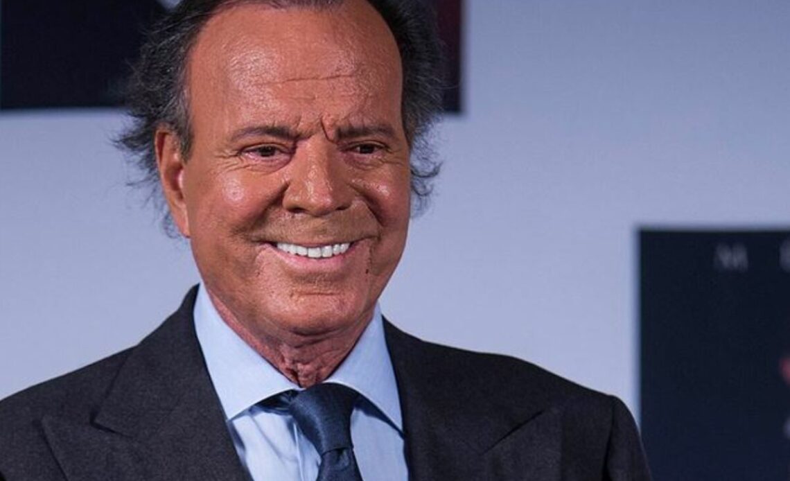 Julio Iglesias Net Worth